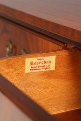 Edles Englisches Sieboard echt Holz Reprodux Buffet Bevan Funnell Schrank