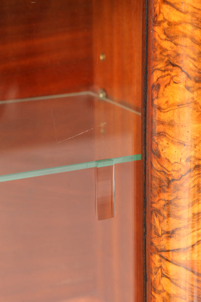 Sehr seltene Original Art Deco Vitrine Nussbaum Vitrine massiv Holz Antik Schrank