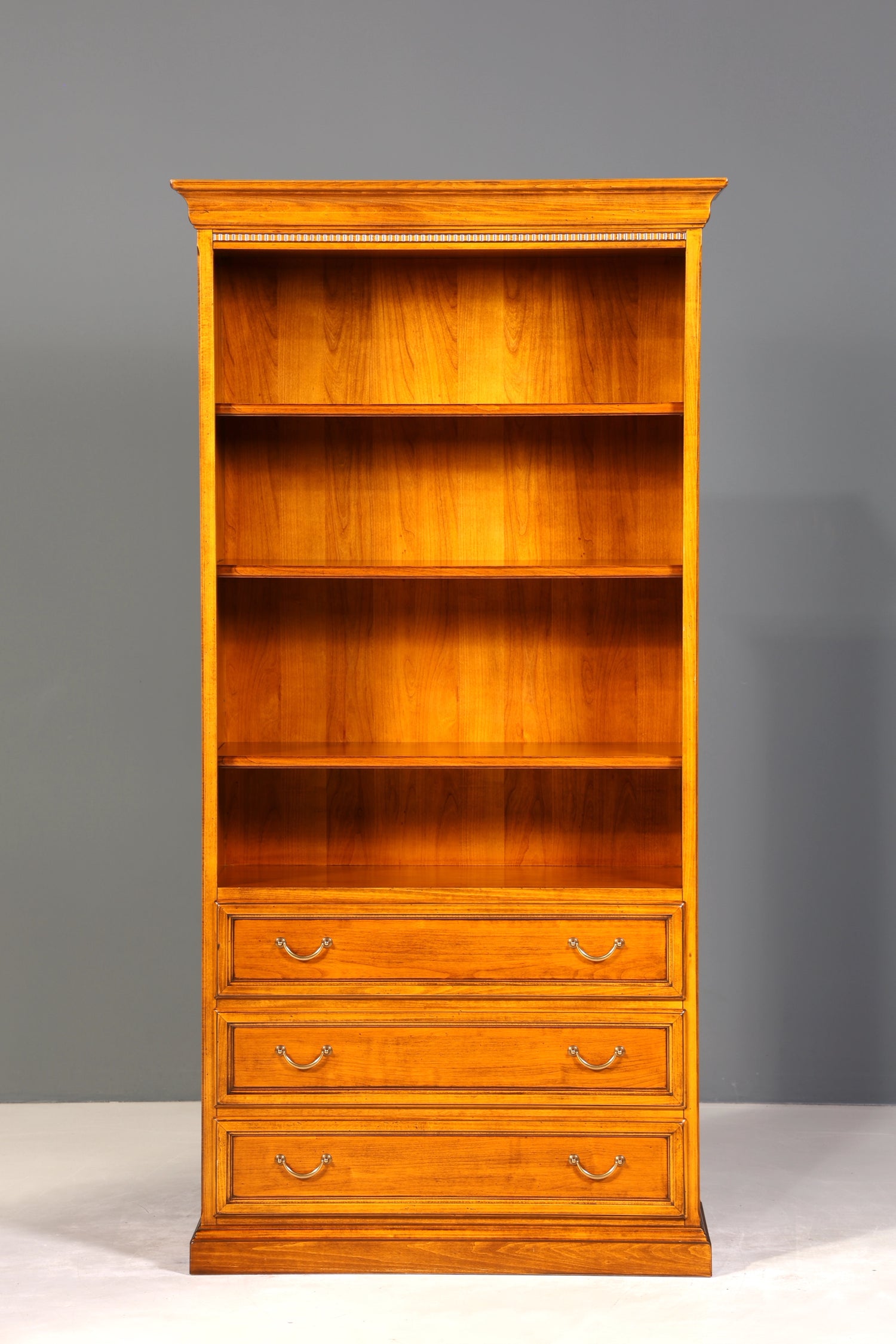 Traumhaftes Original Selva XXL Bücherregal Antik Stil massiv Holz Regal Schrank Kommode Bibliothek
