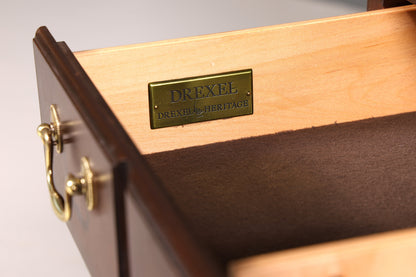 Wunderschöne Original Drexel Heritage Vitrine Bücherschrank USA Antik Schrank Buffet Regal Glasvitrine Massiv Holz Vintage