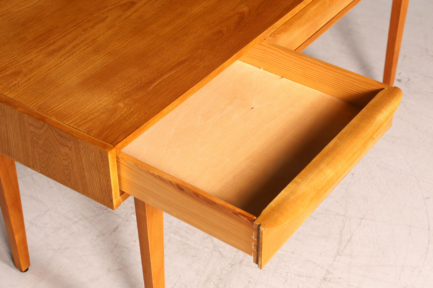 G443 Finish Wunderschöner Mid Century Schreibtisch Danish Design Bürotisch 60er Jahre Office Table (Kopie 2)