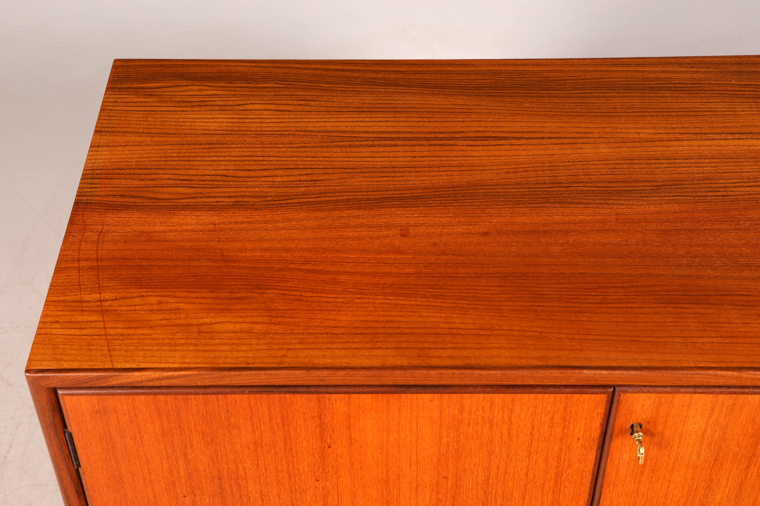 G444 Finish Wunderschöne Mid Century Kommode Vintage Schrank Retro Flur Kommode 60s Regal Sideboard (Kopie)