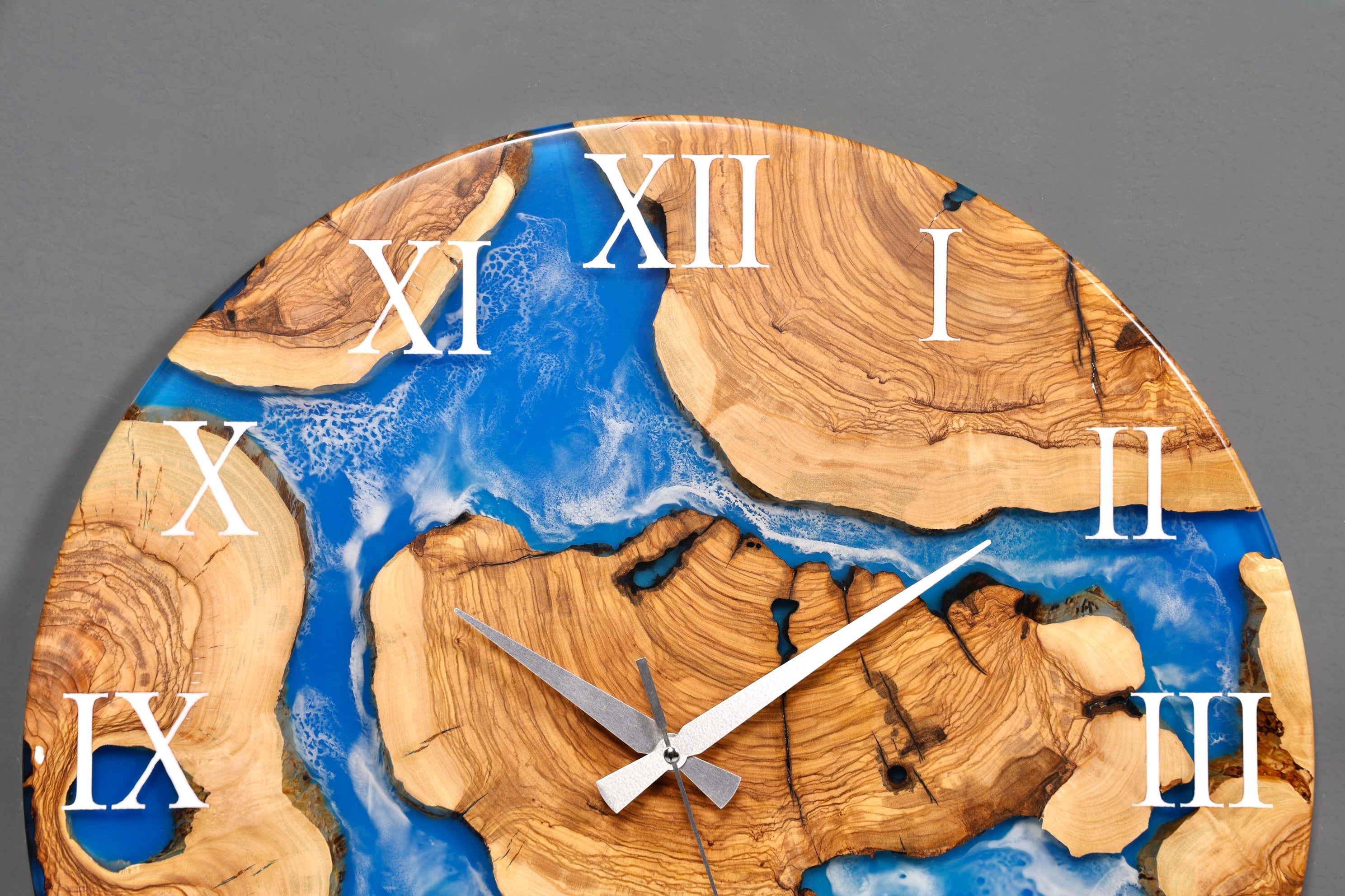 Wunderschöne Handgefertigte Epoxidharz Wanduhr Olivenbaum Blue Sea Uhr Epoxy Analog Uhr