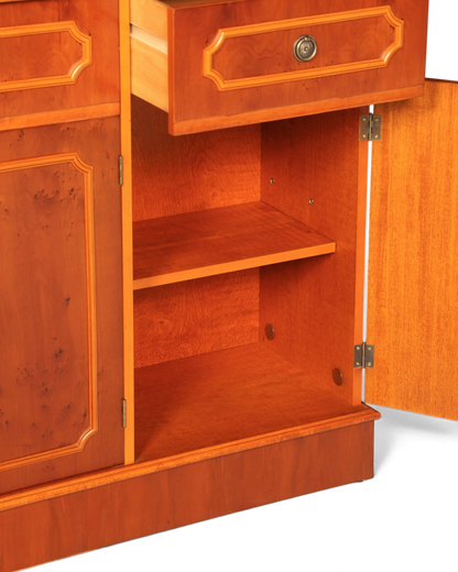 Hauptstadt Möblerei İngiliz tarzı ahşap kaplama sideboard, açık çekmeceli ve ayarlanabilir raflı vintage büfe dolabı.