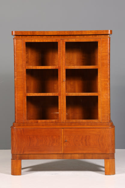 Wunderschöne Art Deco Vitrine Nussbaum Vitrine massiv Holz Antik Schrank Geschirrschrank