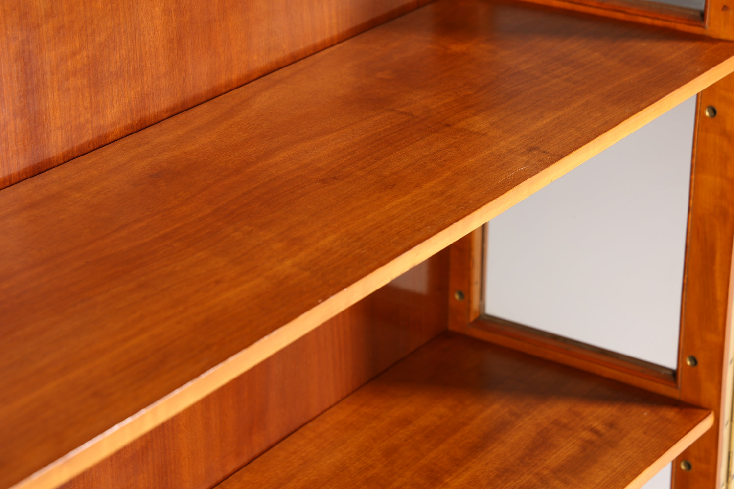 Wunderschöne Art Deco Vitrine Nussbaum Vitrine massiv Holz Antik Schrank Geschirrschrank