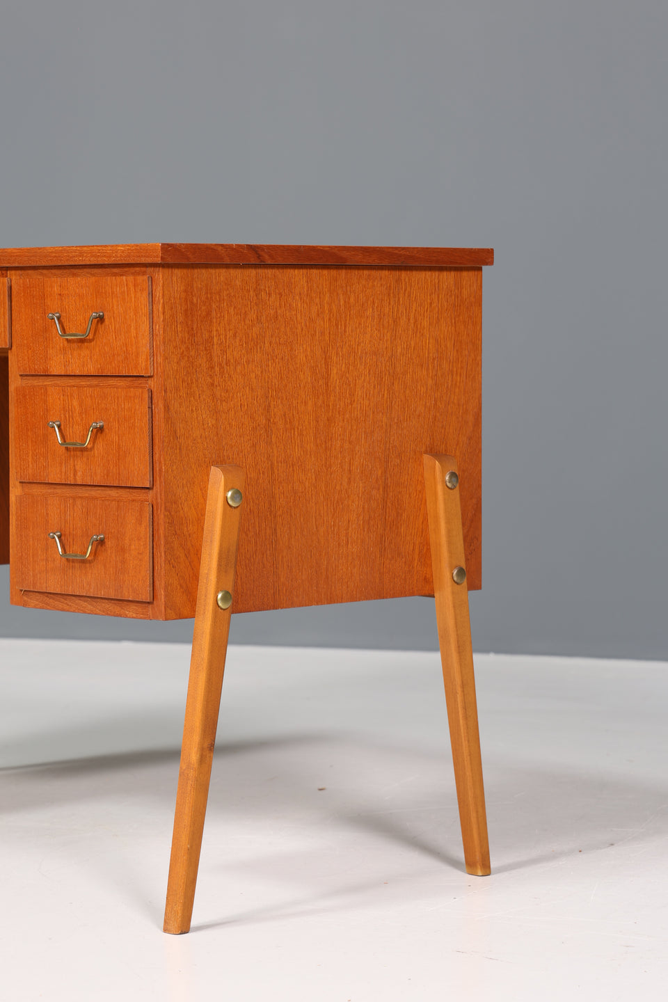 Schlichter Mid Century Schreibtisch Teak Holz "Made in Denmark" Tisch Bürotisch Office Desk 60er Jahre Table