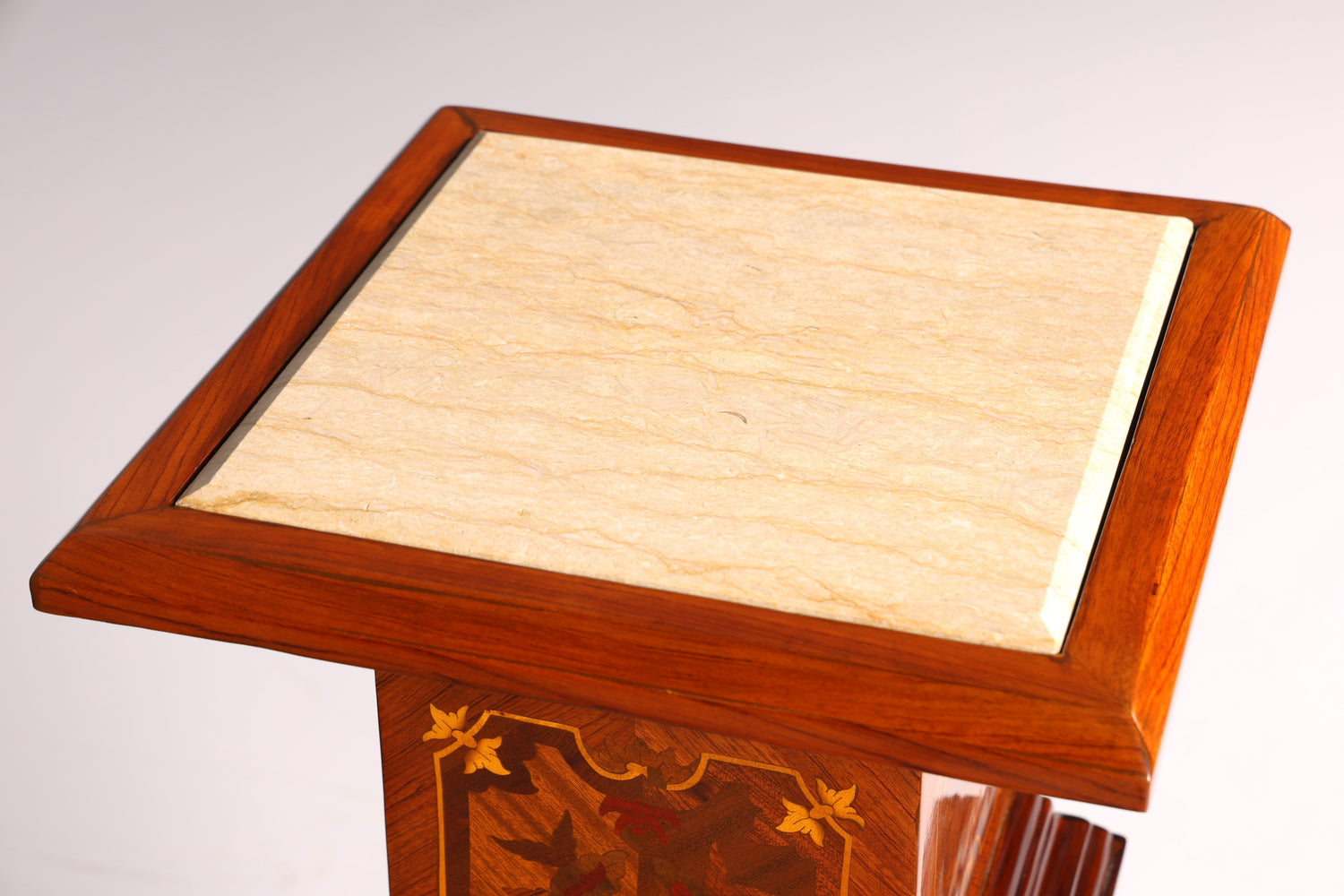 Traumhafte Barock Stil Säule Louis XV Blumensäule Naturstein Marmor Ablage Tisch