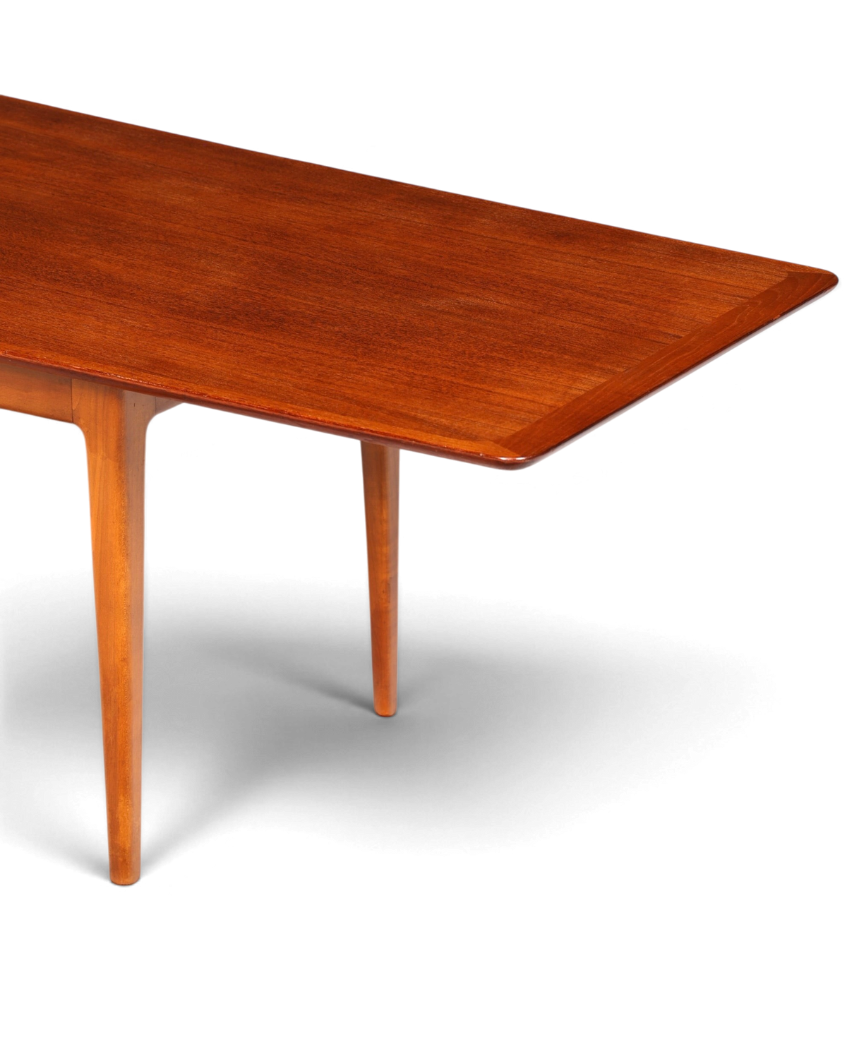 Hauptstadt Möblerei Mid-Century Couchtisch aus Holz mit elegantem Retro-Design und konischen Beinen