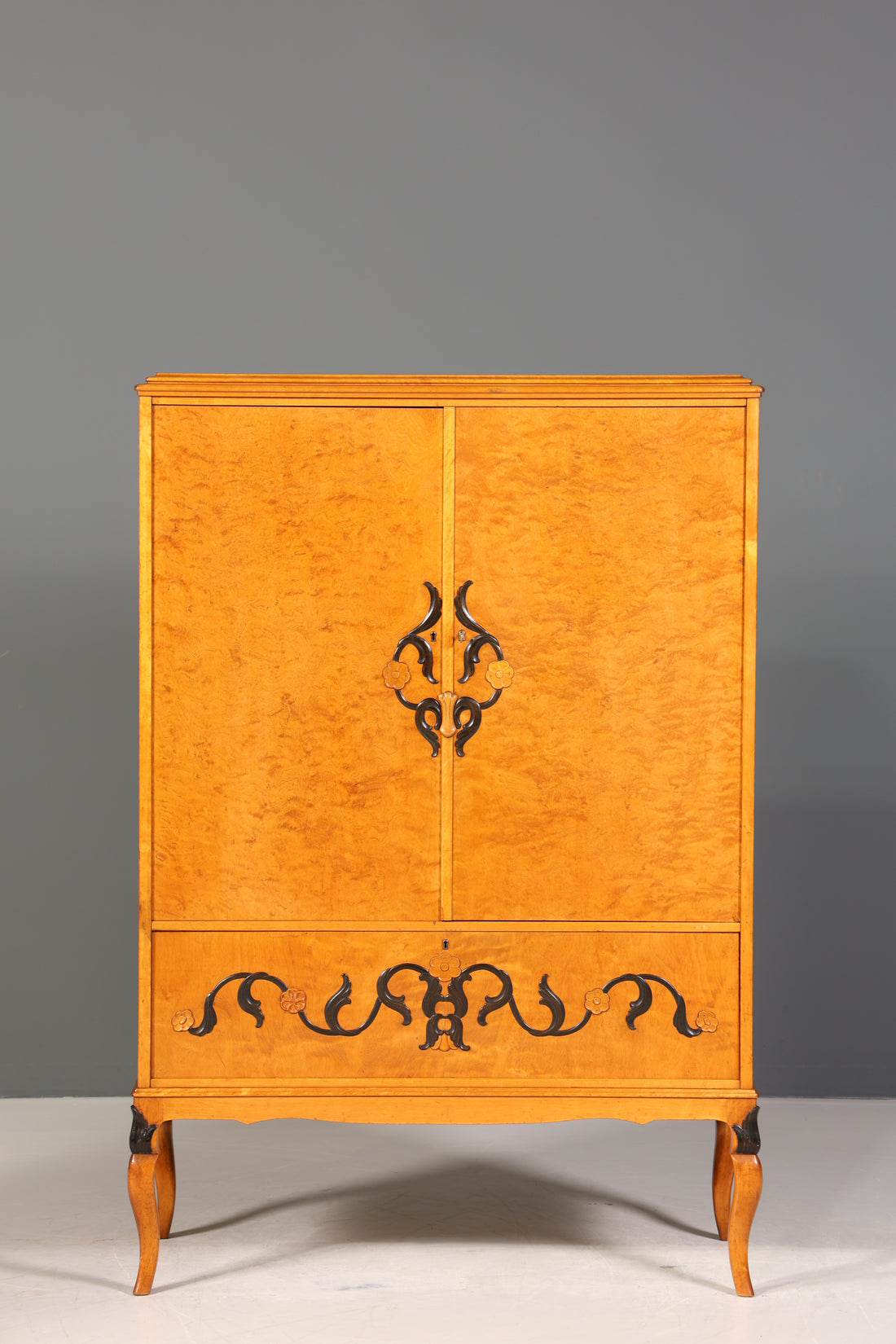 Stilvoller Original Art Deco Schrank Vertiko Kleiderschrank um 1940