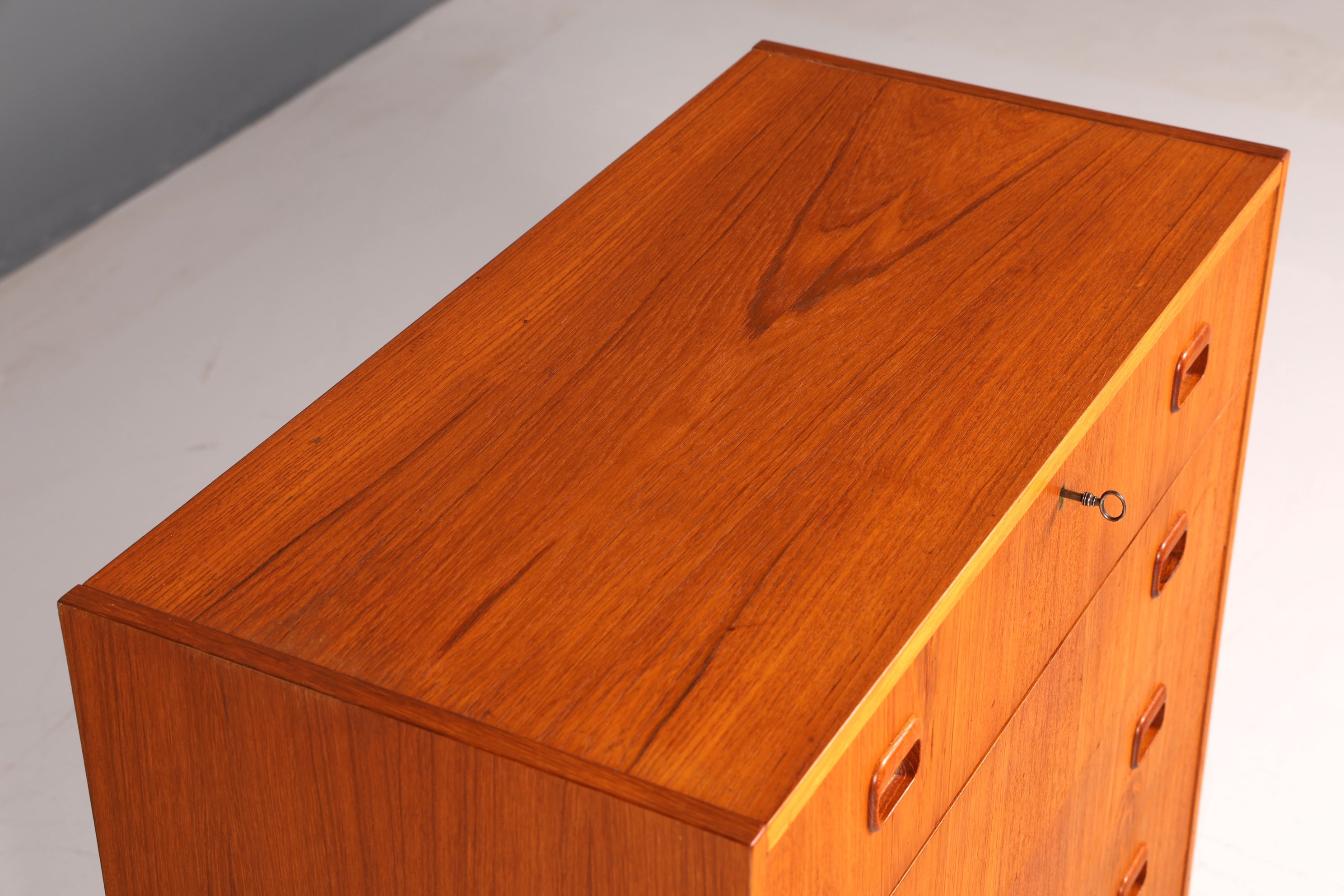 Wunderschöne Mid Century Kommode Teak Danish Design Vintage Vertiko 60s 70s Schrank Schubladenkommode Holz Retro