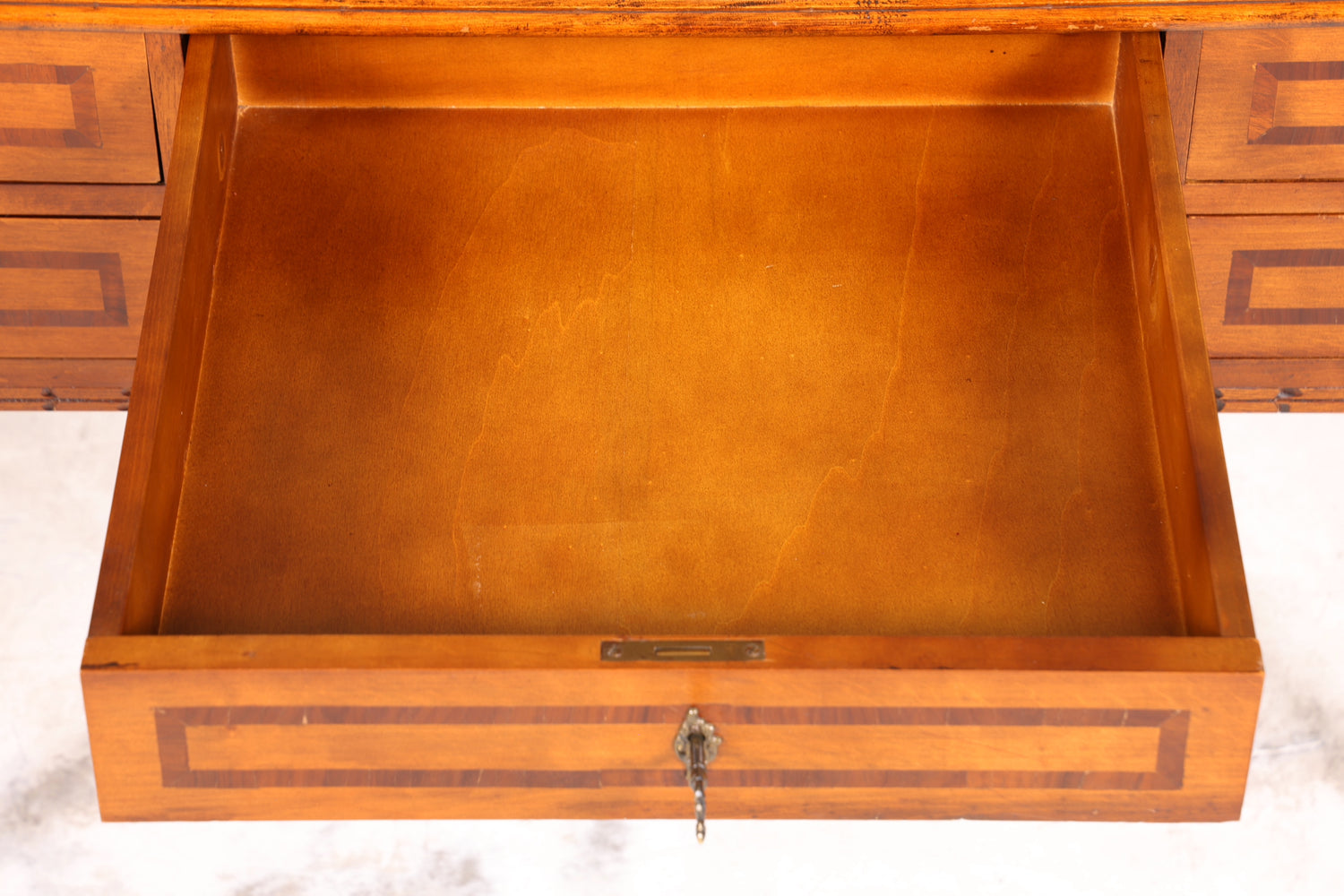 Traumhafter Schreibtisch im Barock Stil Bürotisch echt Holz Antik 60s Office Desk