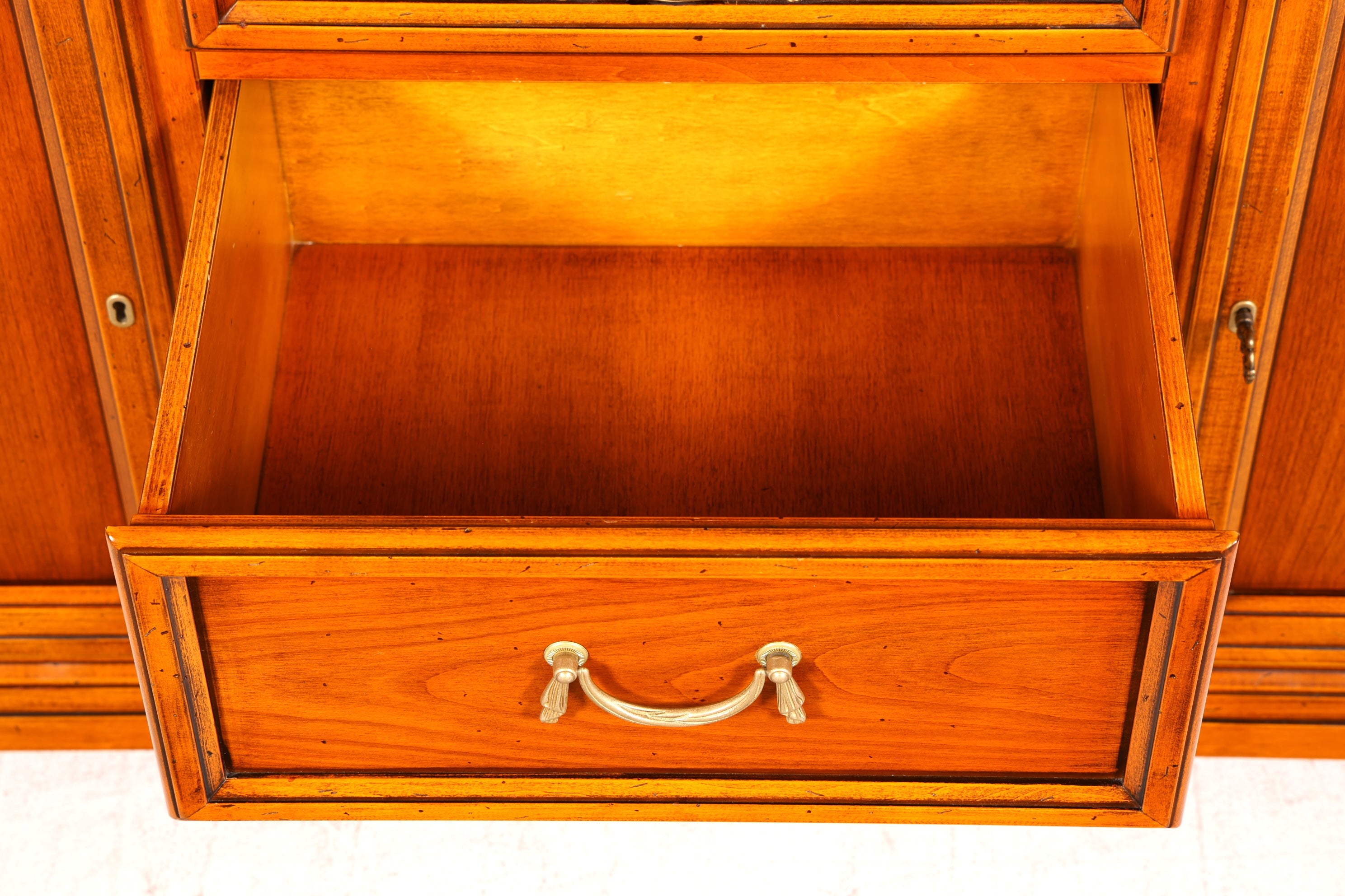 Wunderschönes Original Selva Sideboard Villa Borghese Antik Stil Schrank Kommode Buffet Anrichte