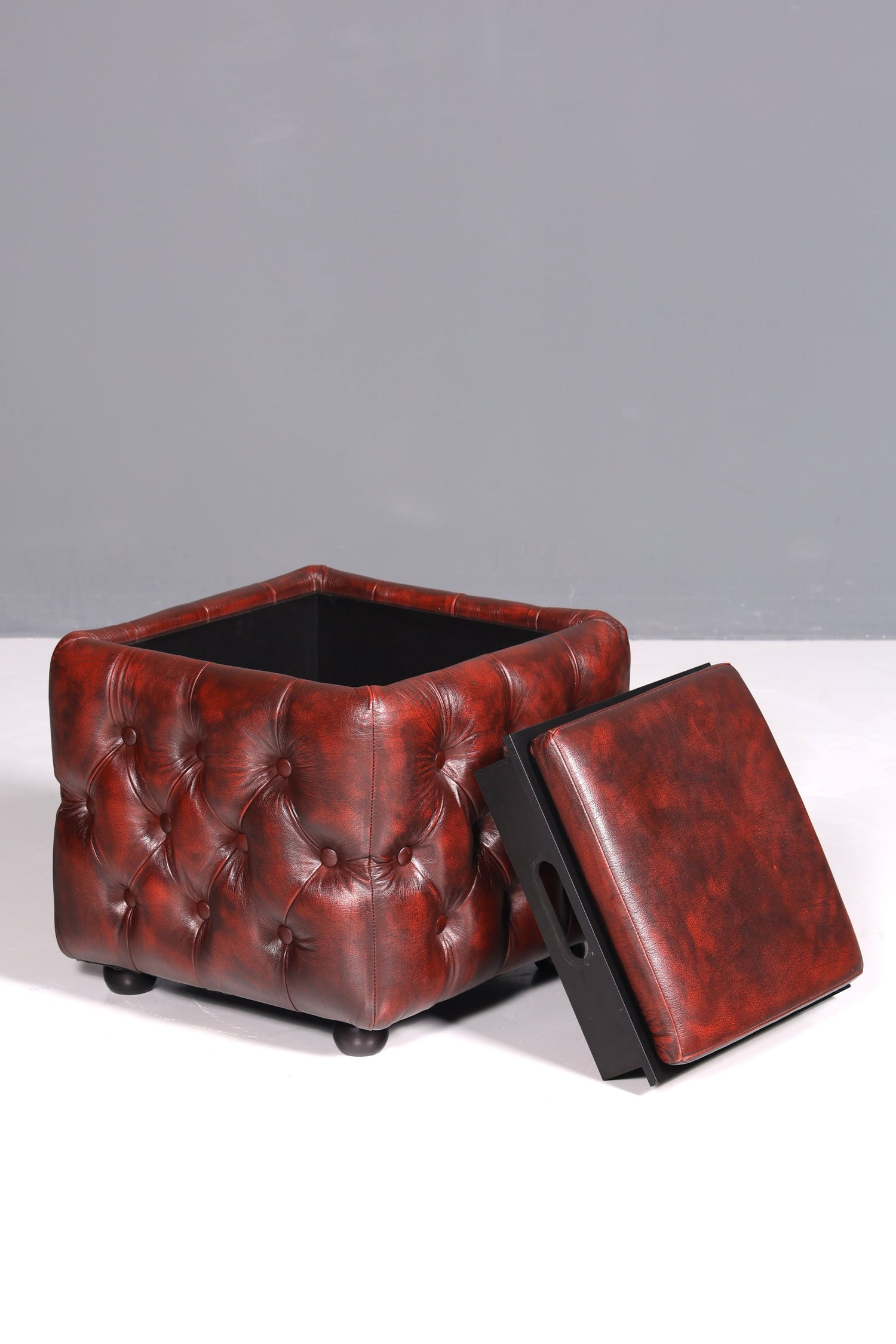 Wunderschöner Original Chesterfield Hocker Englische Sitzbank Fusshocker mit Stauraum UK