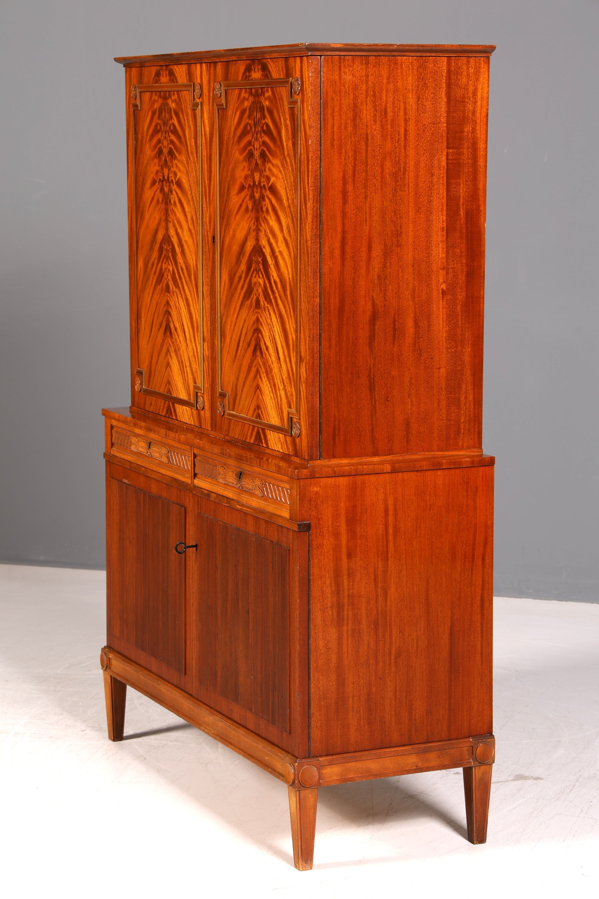 Wunderschöner Schrank im Gustavianischen Stil Vintage Kommode Highboard Regal Echt Holz Wäscheschrank Schlafzimmer