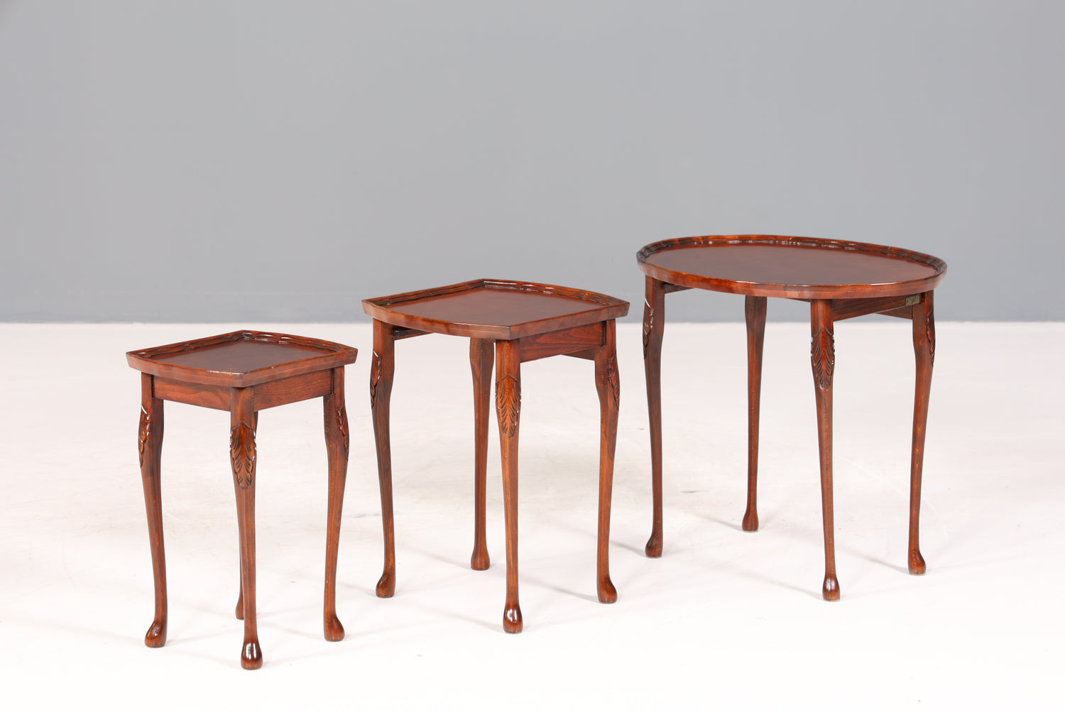 Filigranes Englisches Tisch Set Couchtisch Englisch Antik Stil 3er Satz Ablagetisch Holz Beistelltisch
