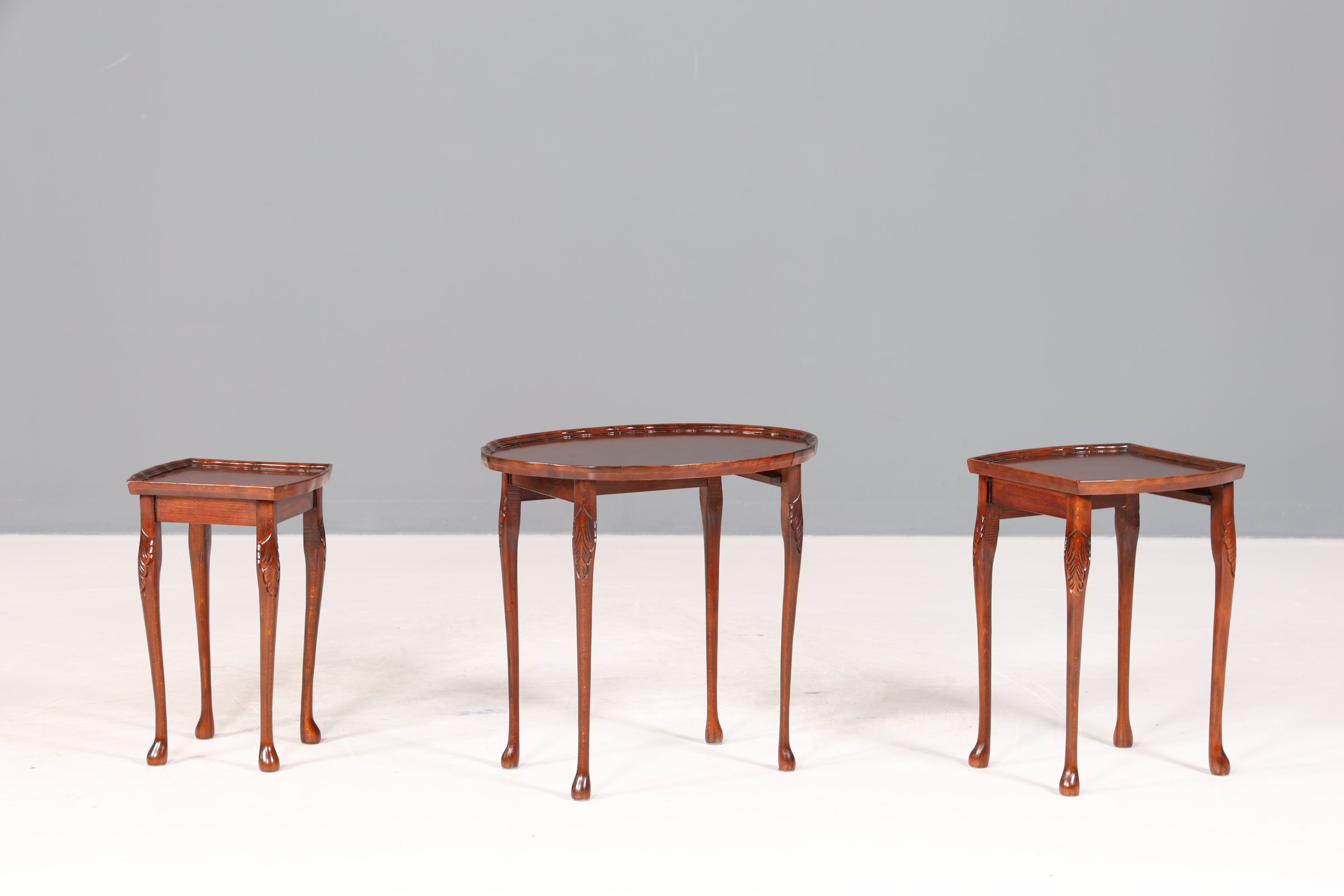 Filigranes Englisches Tisch Set Couchtisch Englisch Antik Stil 3er Satz Ablagetisch Holz Beistelltisch