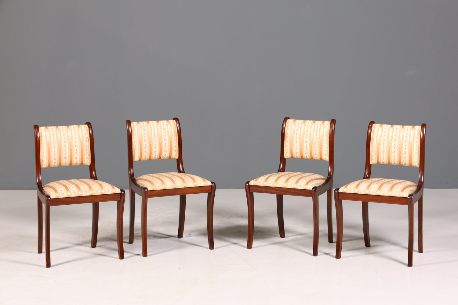 4x Stilvolle Englische Stühle Englisch Dining Chairs Antik 60er Jahre Küchenstühle Stuhlset
