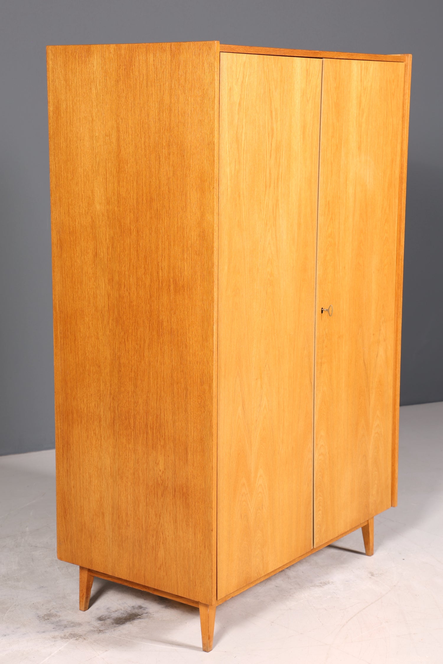 Traumhafter Mid Century Kleiderschrank Vintage Schrank Retro Wäscheschrank