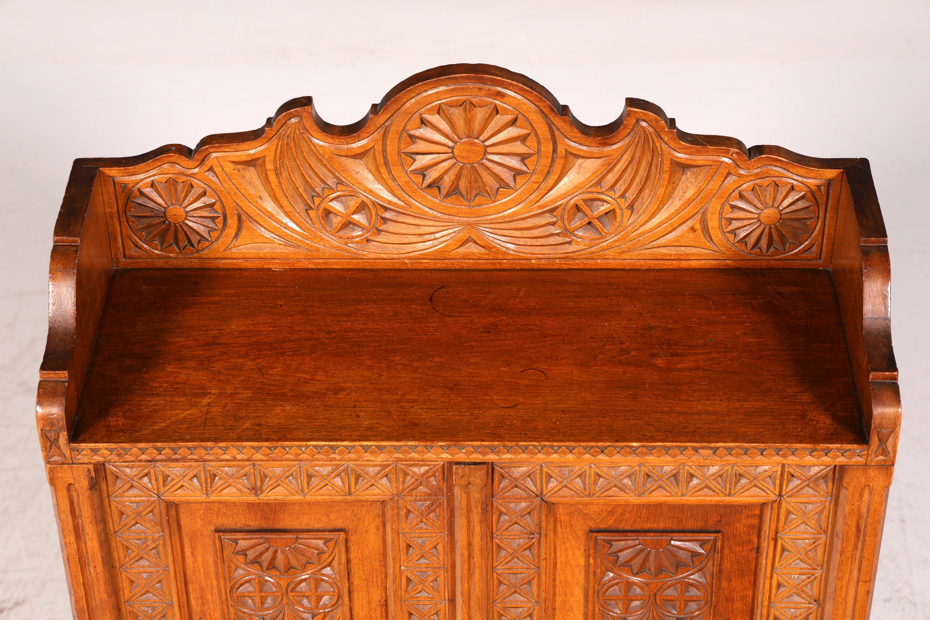 Traumhafter Antiker Schrank um 1900 Schnitzereien Massiv Holz Schränkchen Bauernschrank Vertiko Beistellschrank