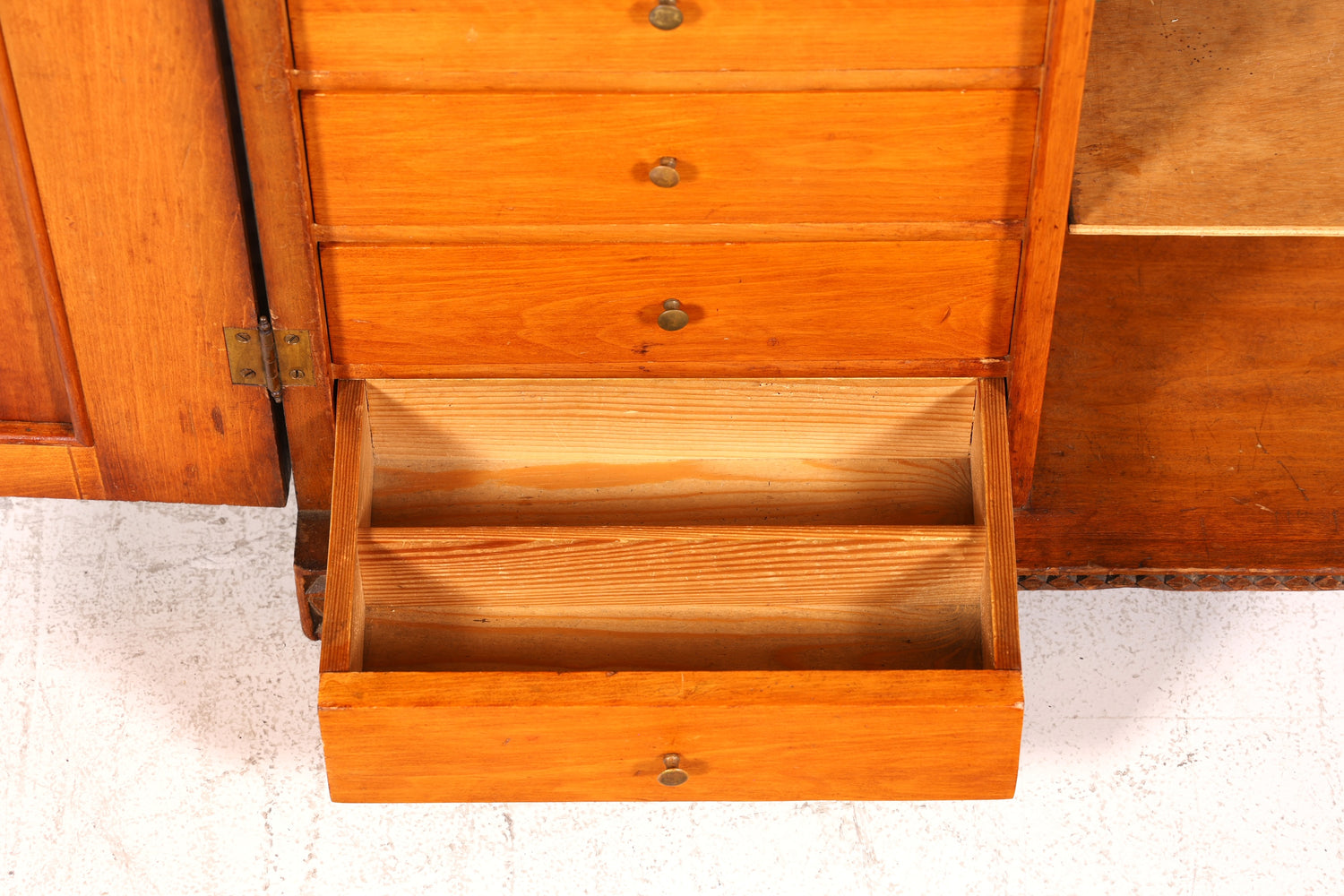 Traumhafter Antiker Schrank um 1900 Schnitzereien Massiv Holz Schränkchen Bauernschrank Vertiko Beistellschrank
