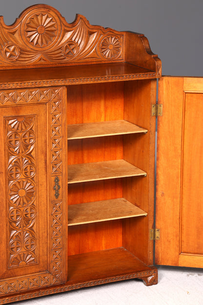 Traumhafter Antiker Schrank um 1900 Schnitzereien Massiv Holz Schränkchen Bauernschrank Vertiko Beistellschrank