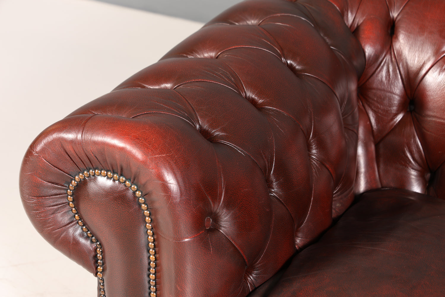 Stilvoller Original Chesterfield Sessel Englisch Oxblood Leder Armlehnsessel Herrensessel