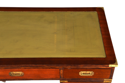 Wunderschöner Maritimer Schreibtisch Englischer Military Chest Bürotisch Office Table mit echt Lederauflage