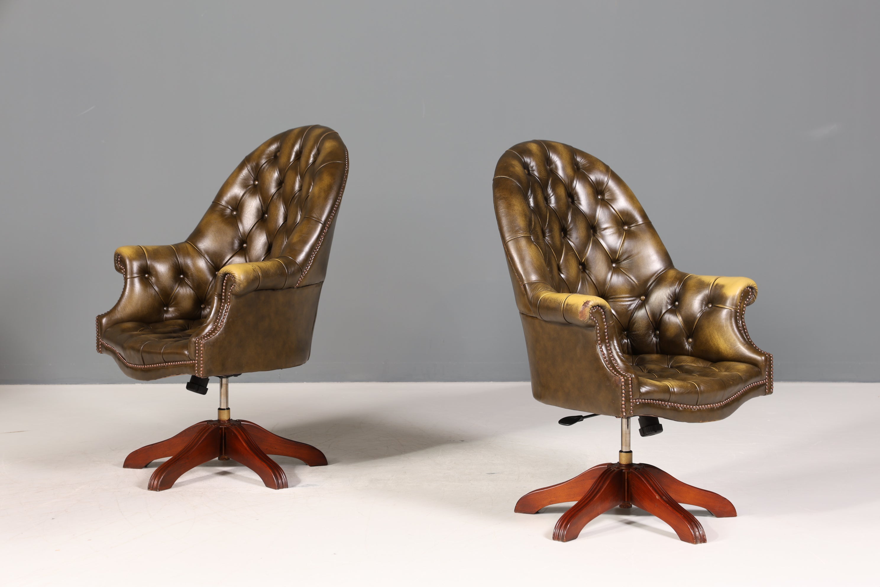 Wunderschöner Original Chesterfield Bürosessel &quot;Wade&quot; echt Leder Sessel Bürostuhl Captain Chair Sessel Office Chair 1 von 2