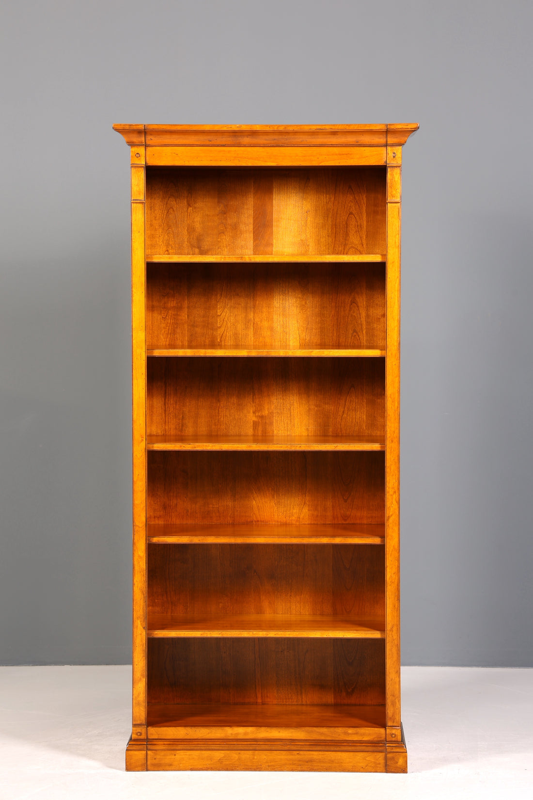 Wunderschönes Original Selva Bücherregal Antik Stil massiv Holz Regal Schrank Bibliothek