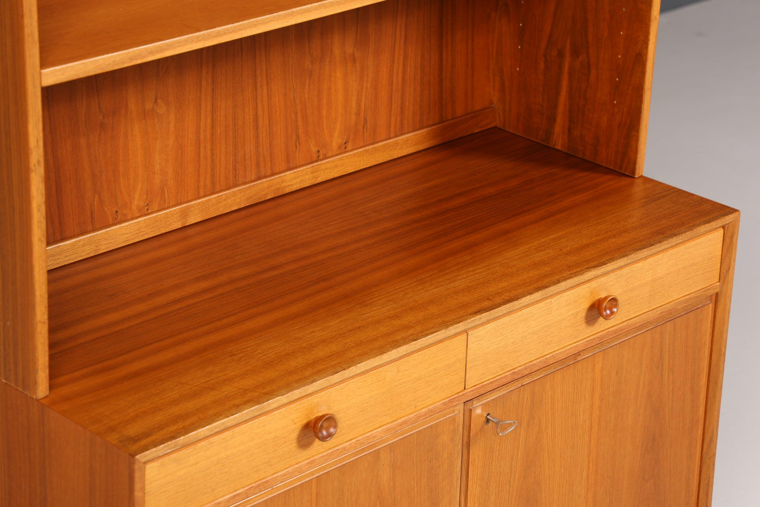 Stilvolles Mid Century Regal &quot;Made in Denmark&quot; echt Holz Schrank Danish Design Retro Kommode Vintage Bücherregal 60er Jahre