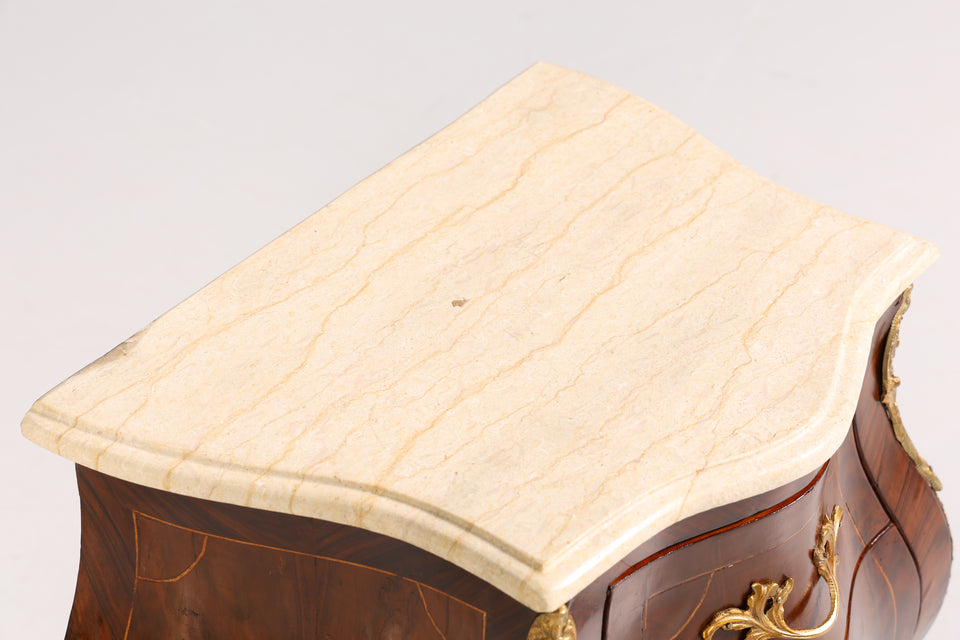 Königliche Bauchige Barock Kommode Messing Marmor Louis XV Nachttisch Antik Stil