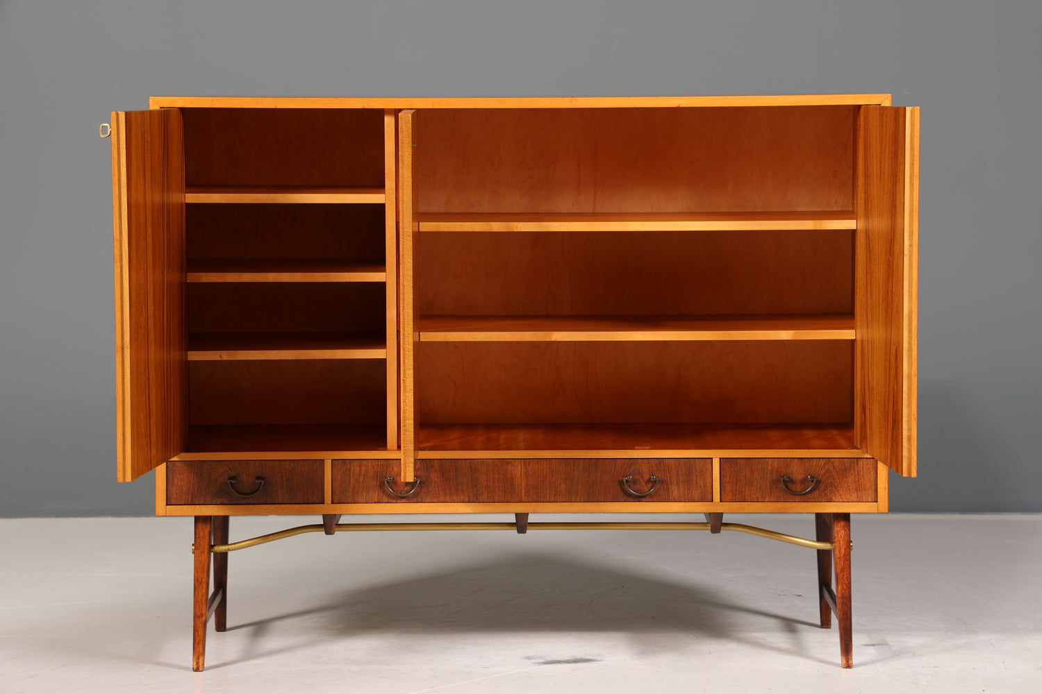 Stilvolles Mid Century Highboard echt Holz Schrank Retro Sideboard Regal Kommode