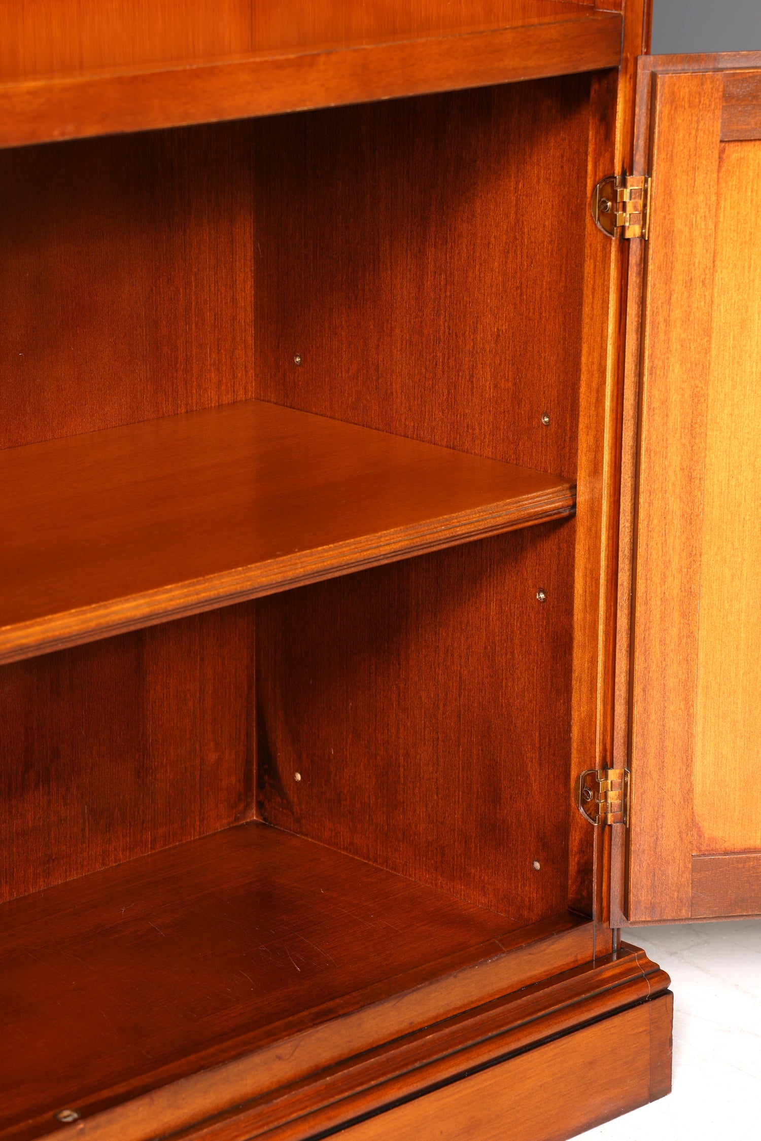 Wunderschönes Original Selva Bücherregal Antik Stil massiv Holz Regal Schrank Bibliothek 1 von 2