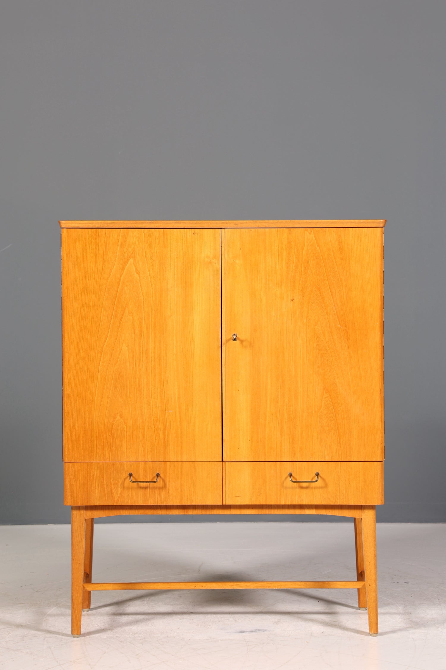 Wunderschöner Mid Century Schrank 60er Jahre Wäscheschrank Aktenschrank Kommode