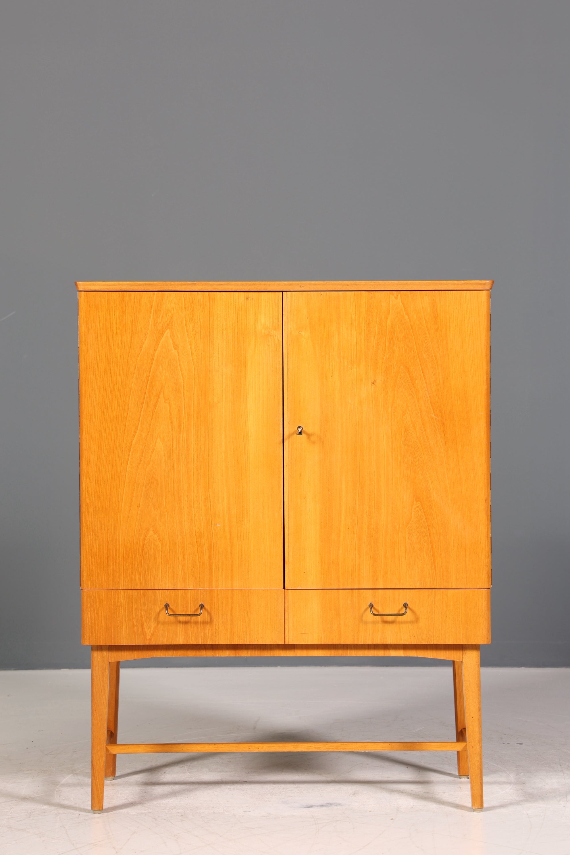 Wunderschöner Mid Century Schrank 60er Jahre Wäscheschrank Aktenschrank Kommode