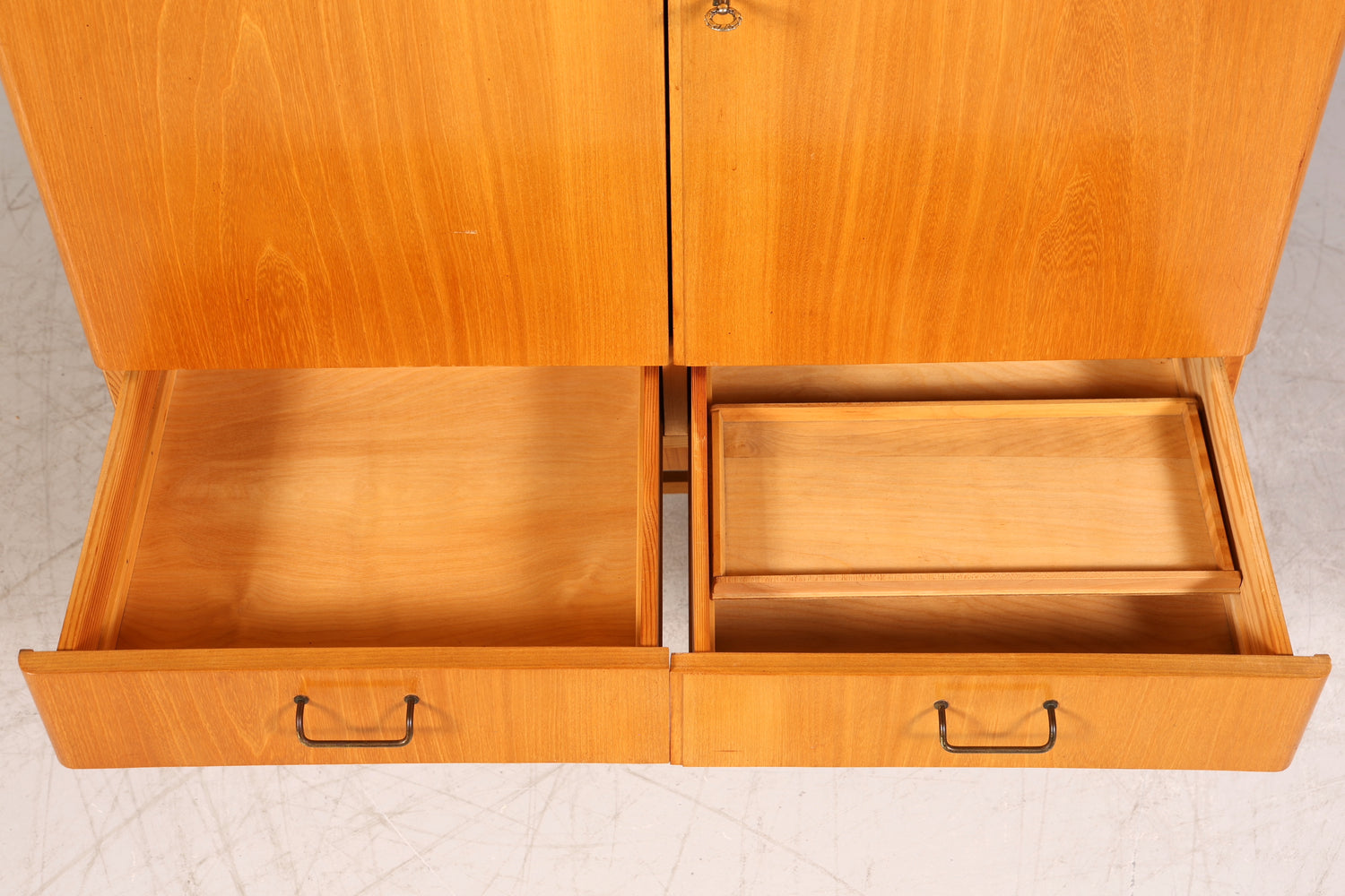 Wunderschöner Mid Century Schrank 60er Jahre Wäscheschrank Aktenschrank Kommode
