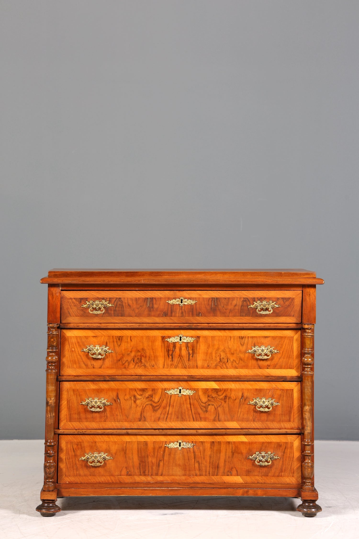 Wunderschöne Gründerzeit Kommode Louis Philippe Nussbaum Schubladen Kommode Sideboard um 1880