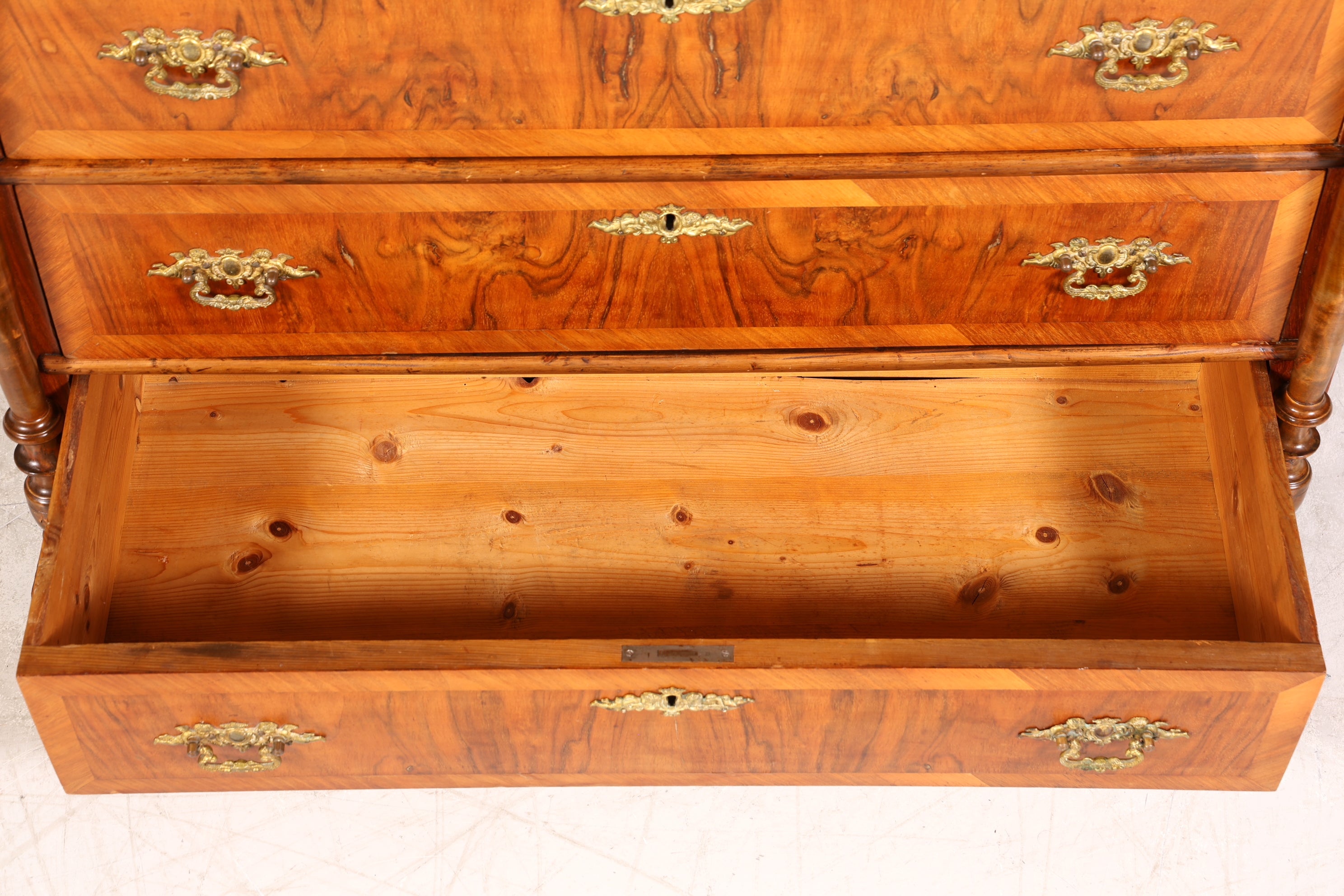 Wunderschöne Gründerzeit Kommode Louis Philippe Nussbaum Schubladen Kommode Sideboard um 1880