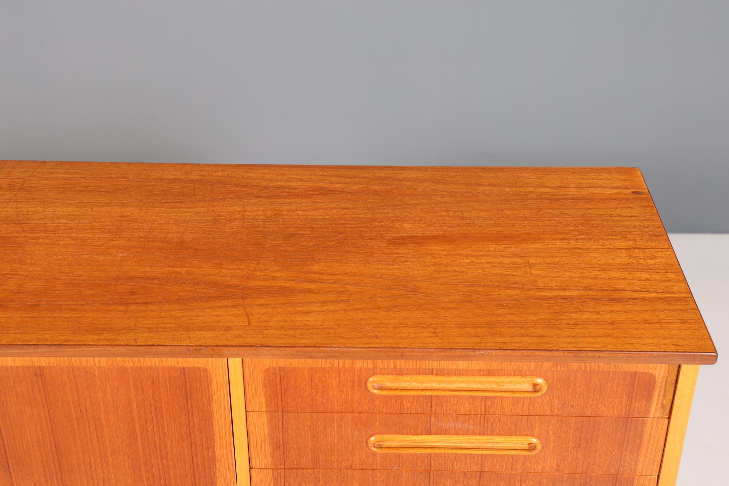 Wunderschönes Mid Century Highboard Teak Holz Schrank Büro Kommode 60er Jahre