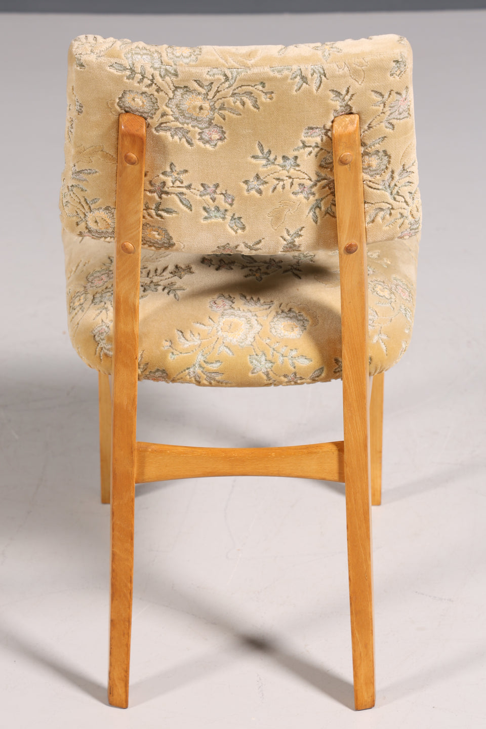 6x Traumhafte Original Hellerau Stühle Mid Century Retro Küchenstuhl Set mit floralen Muster