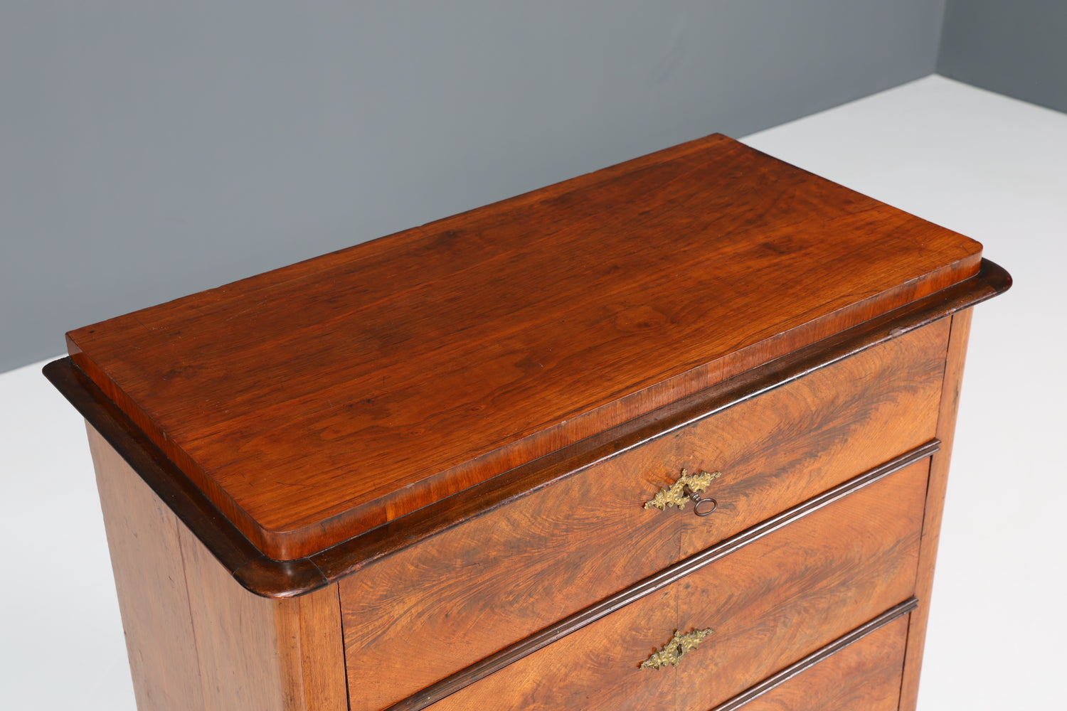 Wunderschönes Gründerzeit Vertiko Nussbaum Highboard Louis Philippe Kommode um 1890