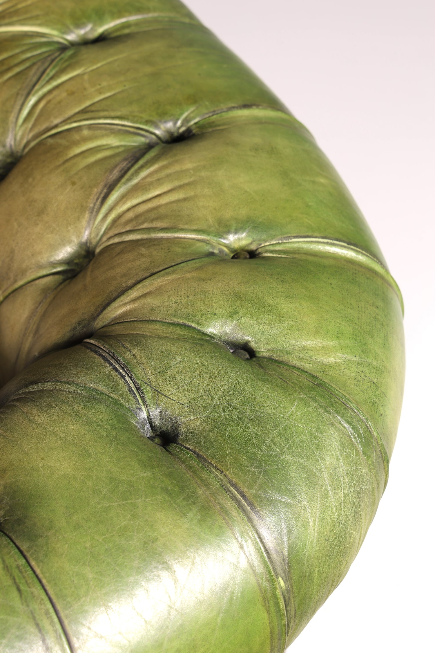 Wunderschönes Original Chesterfield 2er Sofa Englisch grün echt Leder 2- Sitzer Couch