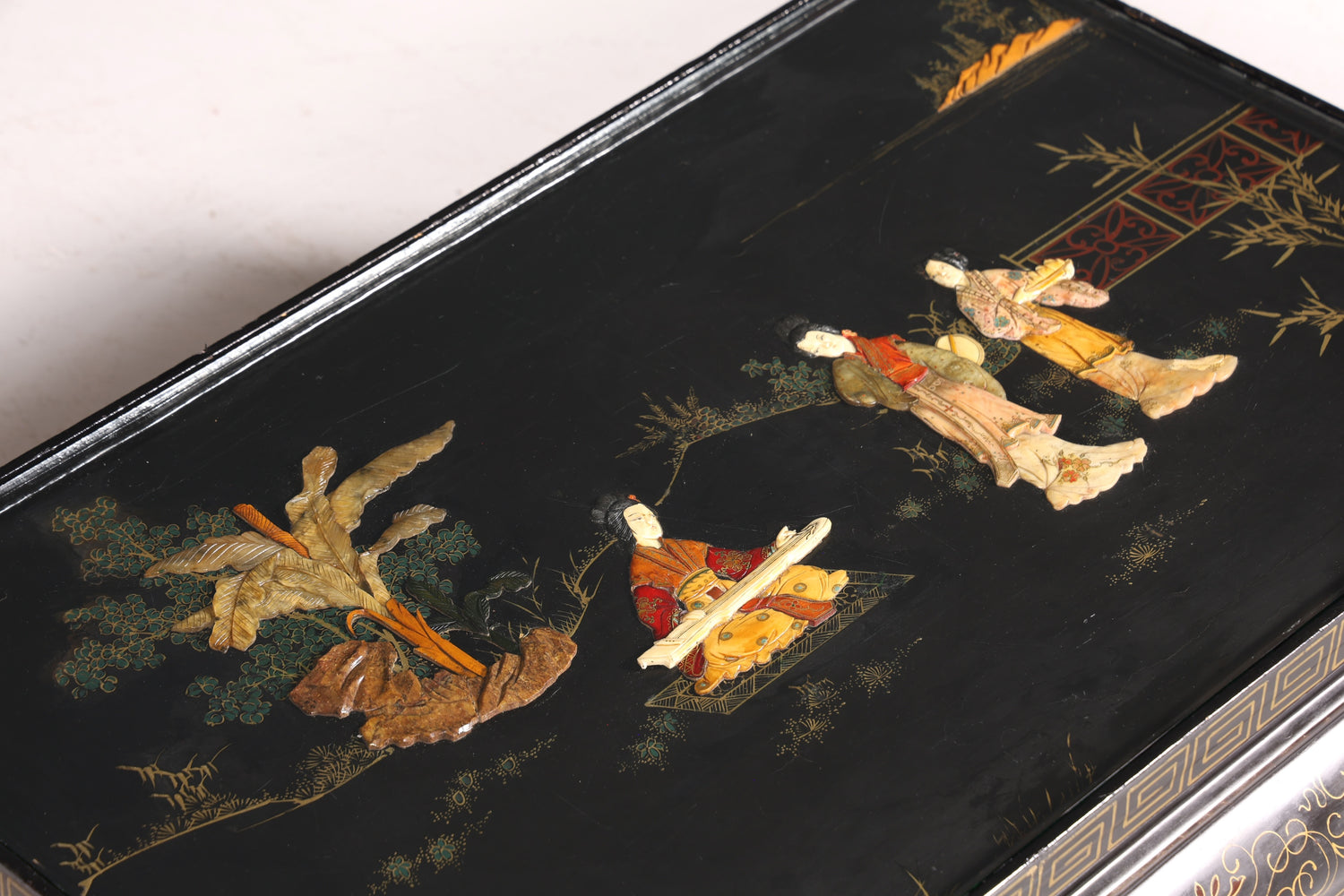 Traumhafter Chinesischer Couchtisch Asia Tisch Ablagetisch mit Asiatischen Motiven