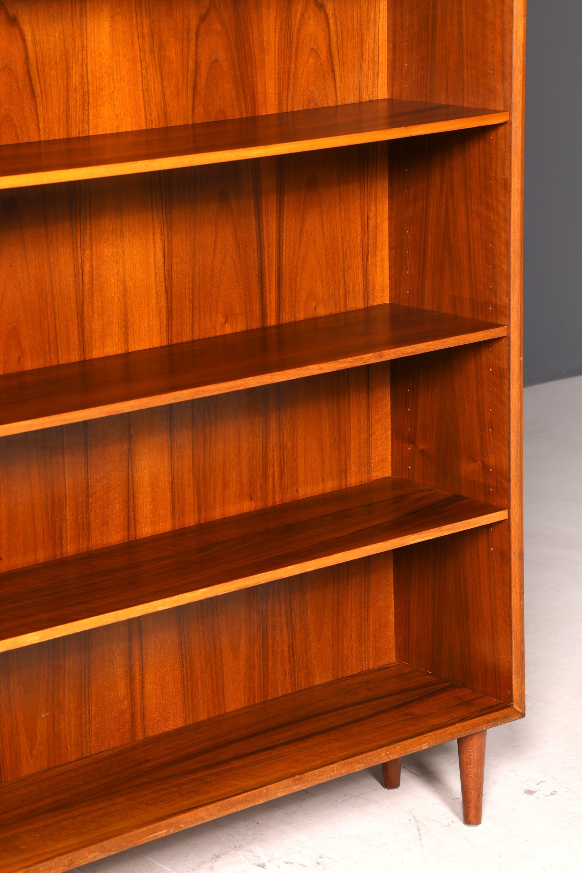 Stilvolles Mid Century Regal Vintage Bücherregal Schrank Buchablage 60s Bookshelf 1 von 2