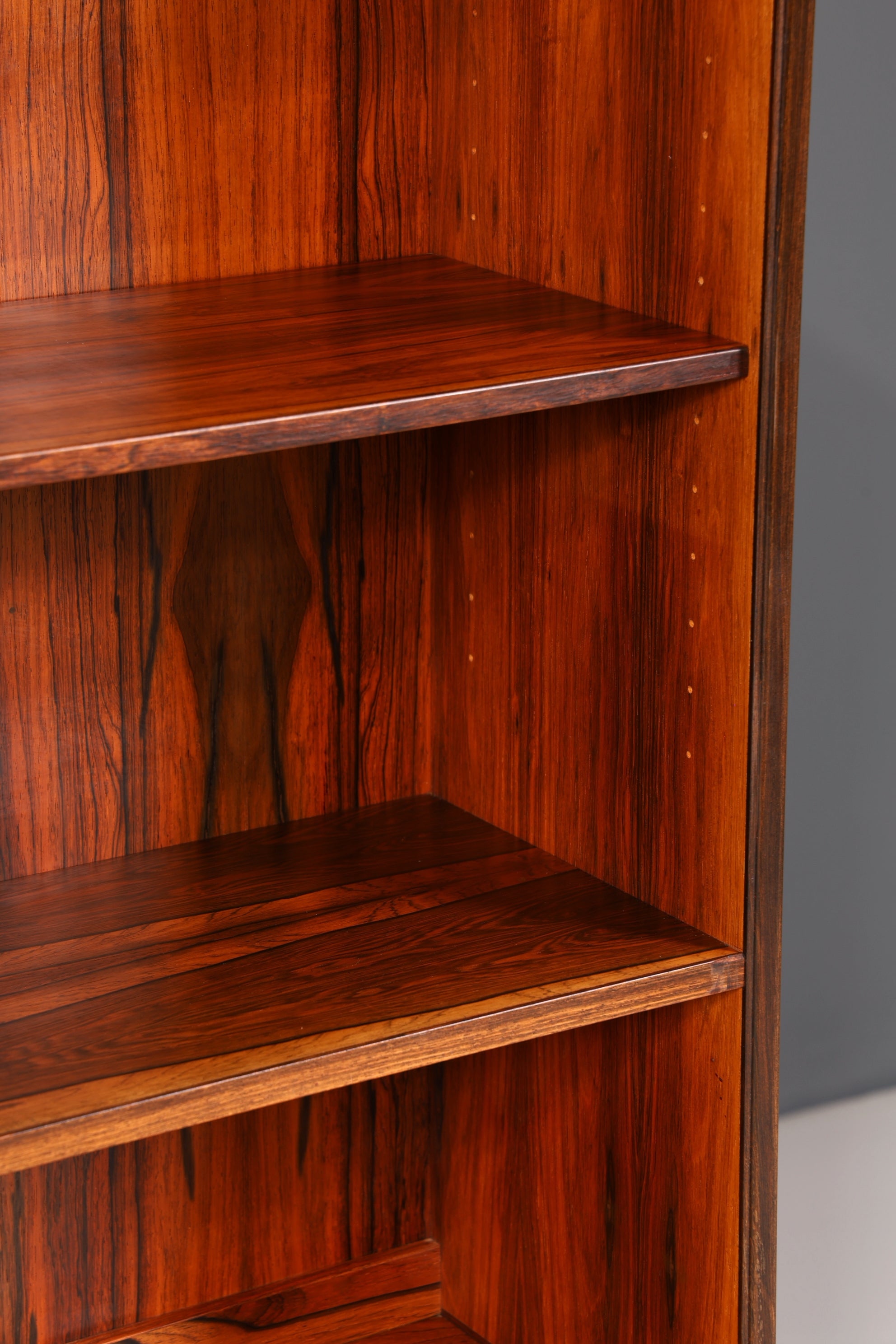 Traumhaftes Mid Century Regal Palisander Schrank Danish Design Retro Kommode Vintage Bücherregal 60er Jahre 2 von 2