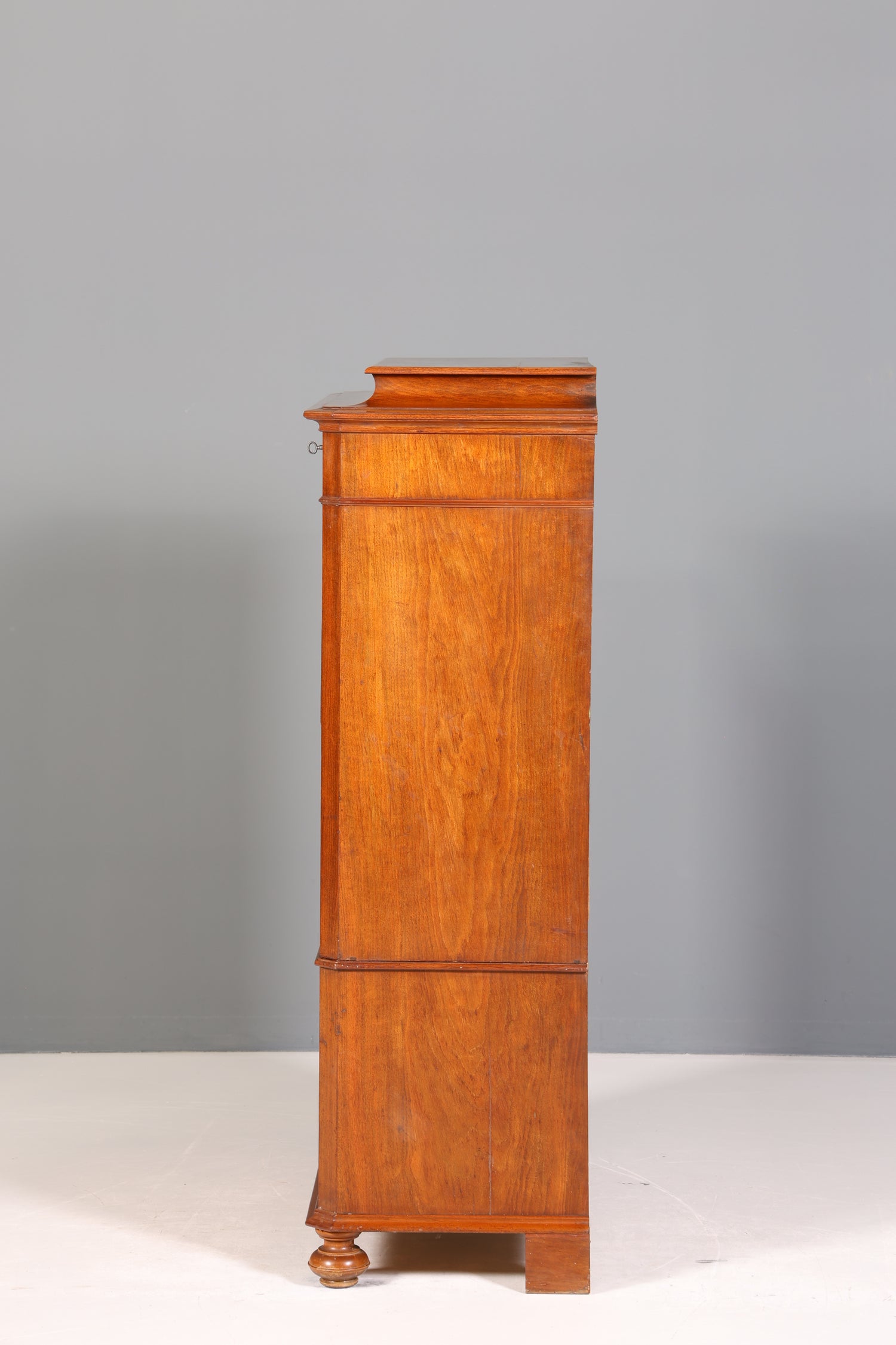 Traumhafter Louis Philippe Chiffoniere um 1880 Gründerzeit Nussbaum Vertiko Schrank Semainier