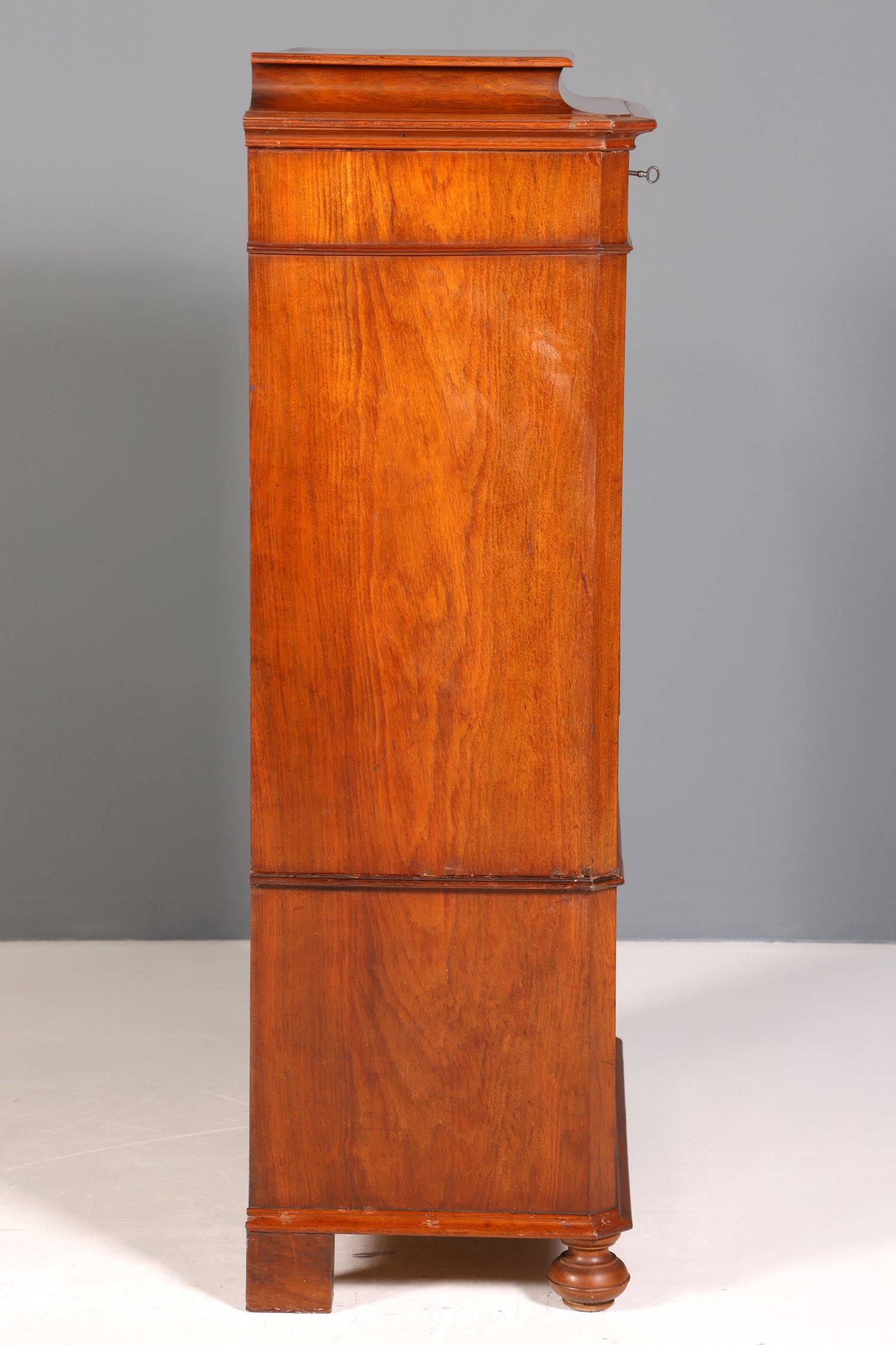 Traumhafter Louis Philippe Chiffoniere um 1880 Gründerzeit Nussbaum Vertiko Schrank Semainier
