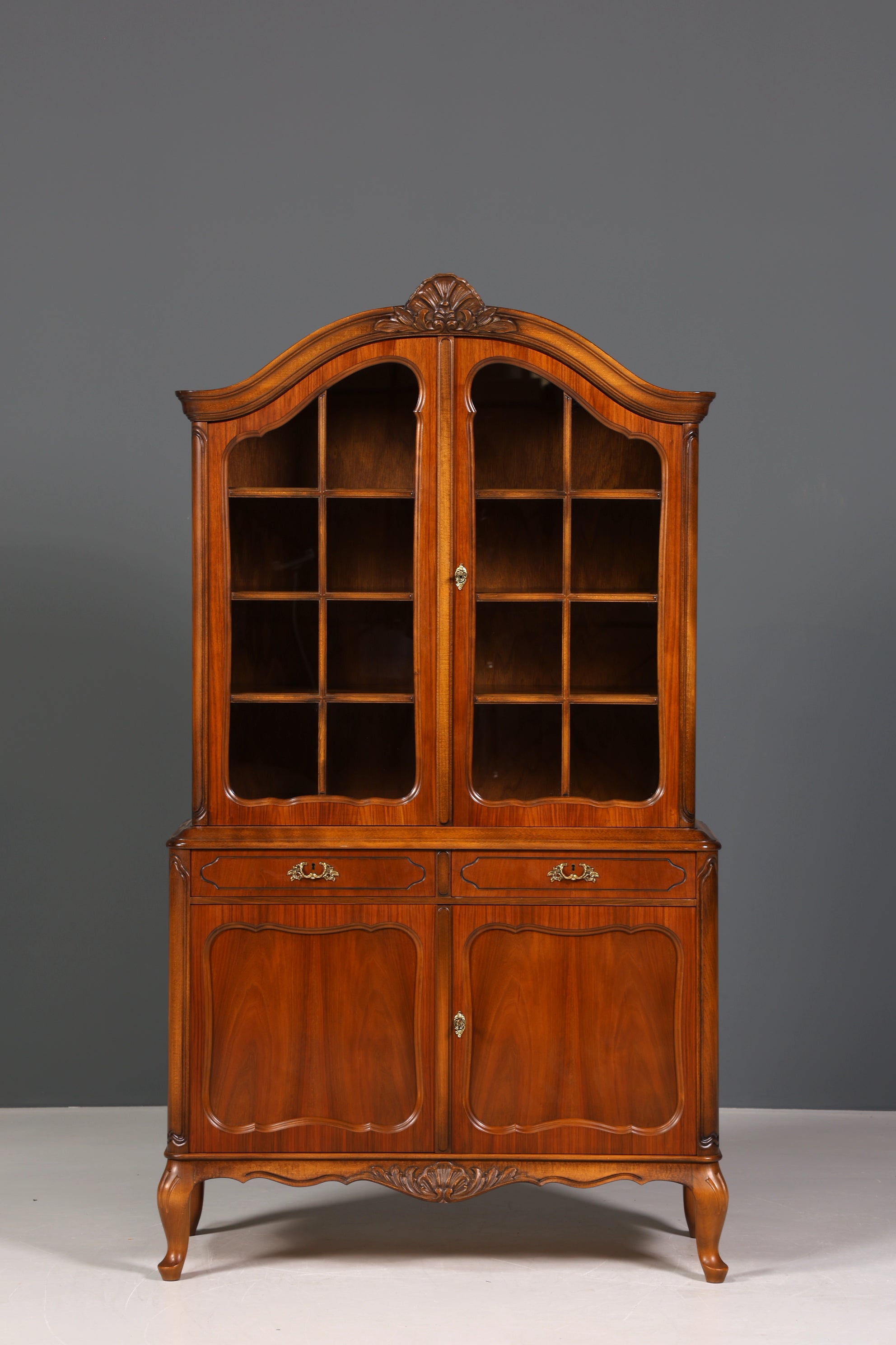 Traumhafte Chippendale Vitrine Buffet Schrank Regal Barock Stil Antik Glasvitirne