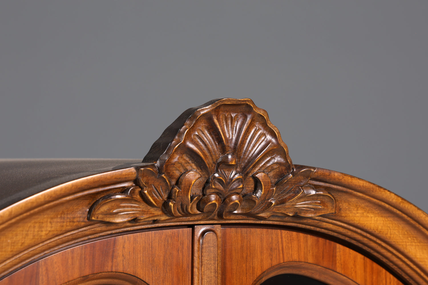 Traumhafte Chippendale Vitrine Buffet Schrank Regal Barock Stil Antik Glasvitirne